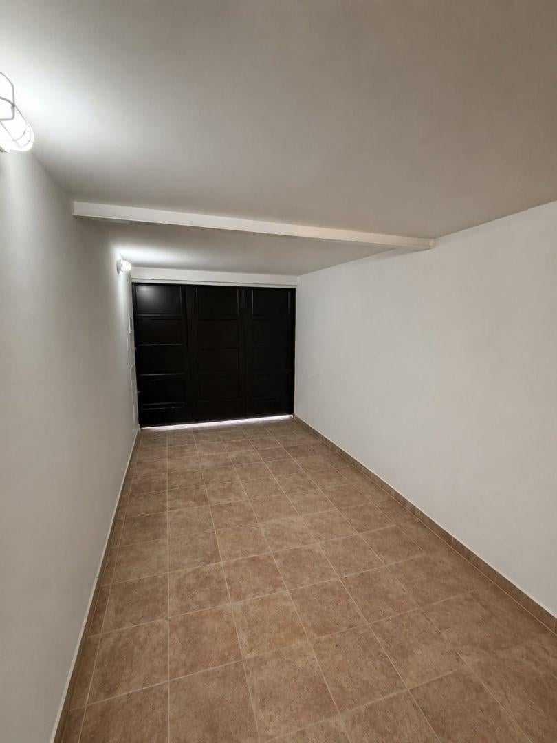 Foto de Dúplex de 3 ambientes reciclado con garaje, terraza propia y balcón en, imagen 1