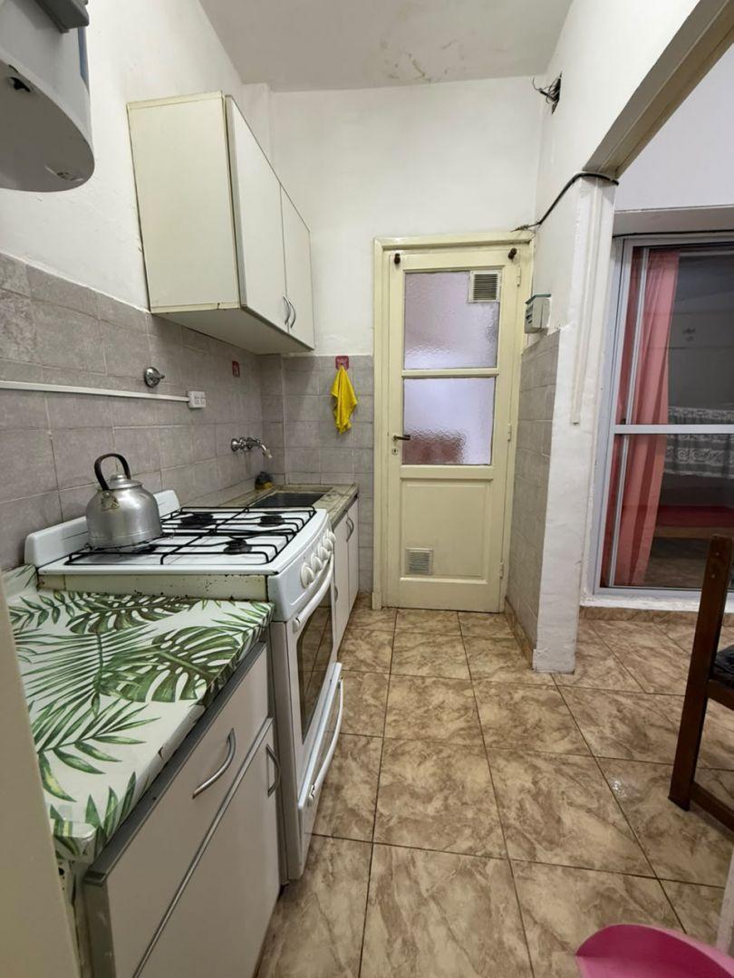 Foto de Departamento de 2 ambientes con dependencia y patio en zona Centro, imagen 2
