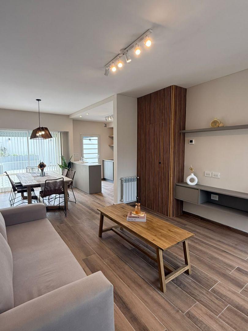 Foto de venta de duplex 4 ambientes con cochera, imagen 1