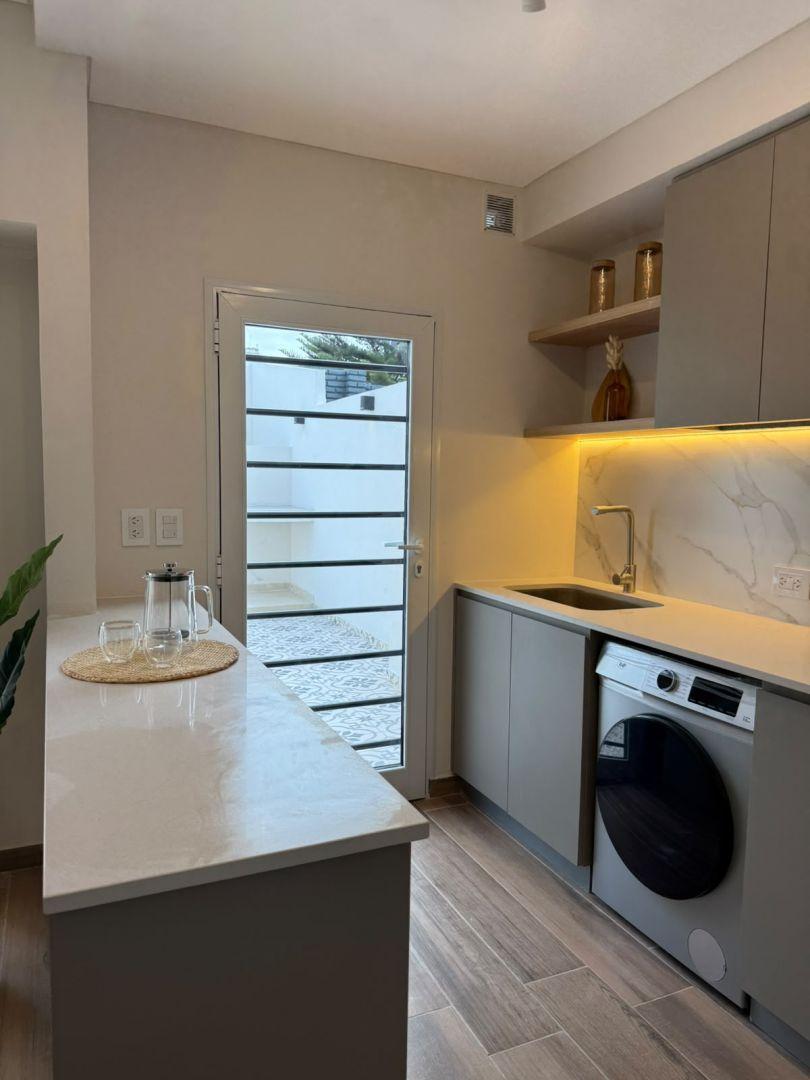 Foto de venta de duplex 4 ambientes con cochera, imagen 2