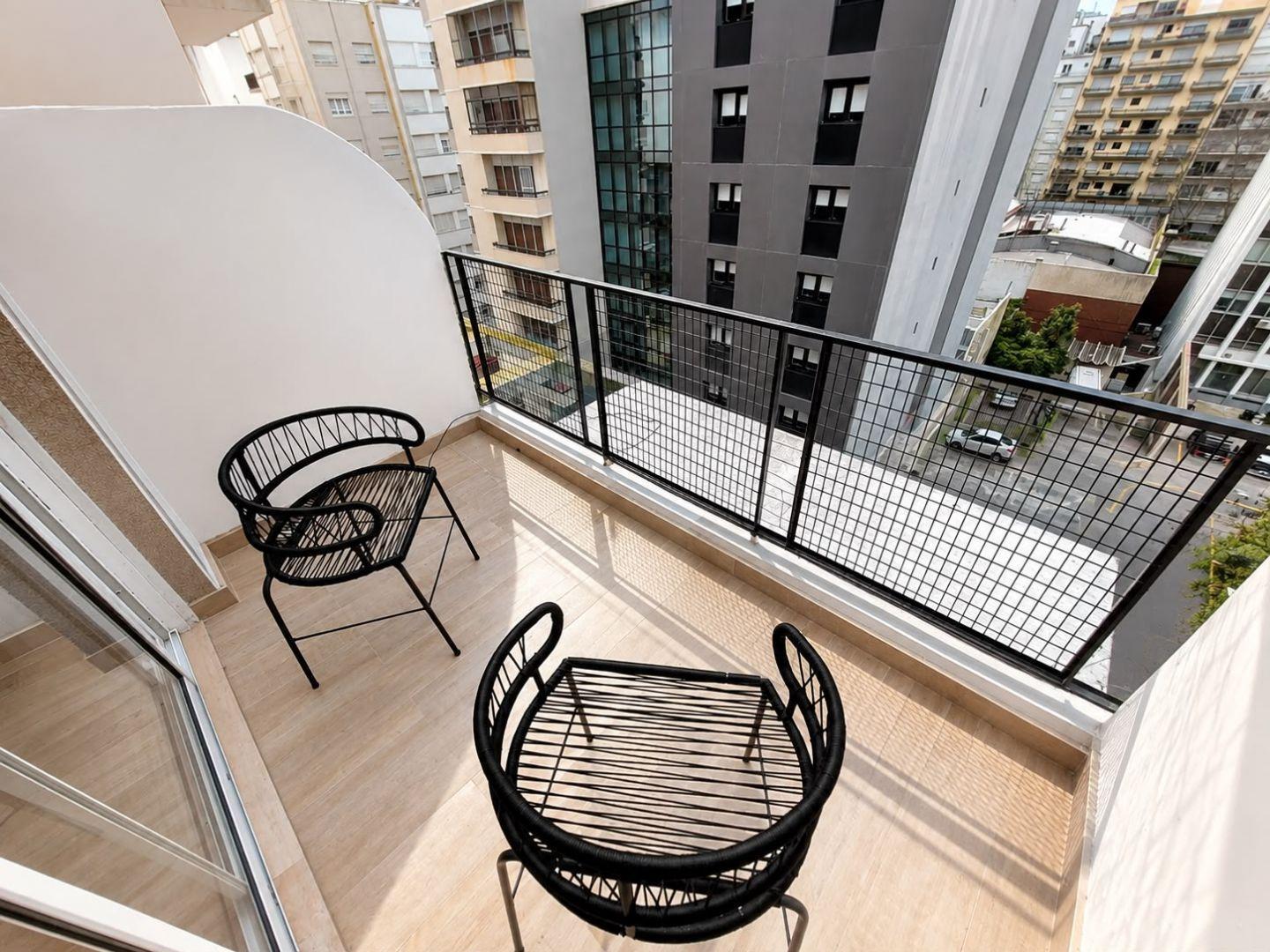 Foto de venta de departamento 2 ambientes con balcon saliente a la calle, imagen 3