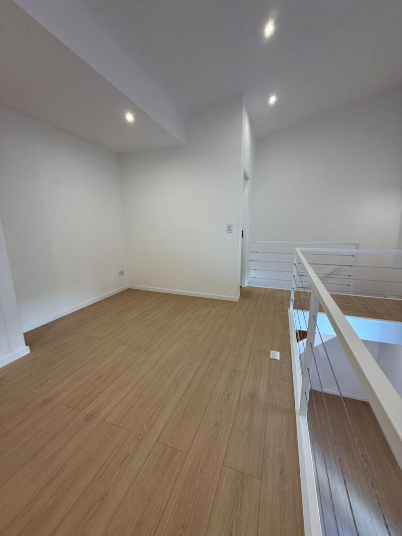 Foto de 2 AMBIENTES TIPO DÚPLEX RECICLADO A NUEVO CON BALCÓN A LA CALLE, imagen 4