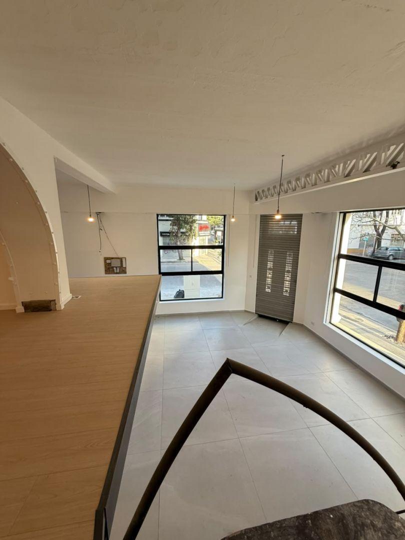 Foto de LOCAL COMERCIAL DE 400 M² CON ENTREPISO, SUBSUELO Y PATIO - MACROCENTRO, imagen 5
