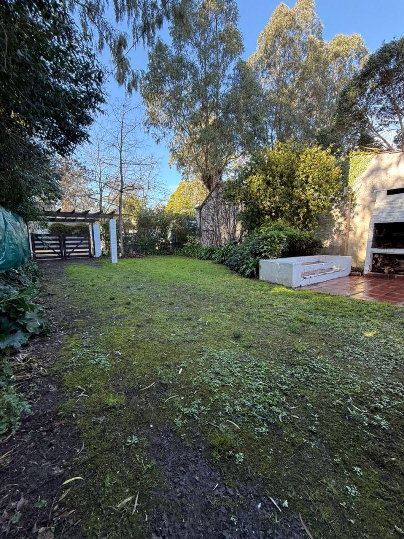 Foto de CASA ESTILO COLONIAL CON GRAN PARQUE EN BARRIO LOS TILOS, imagen 2