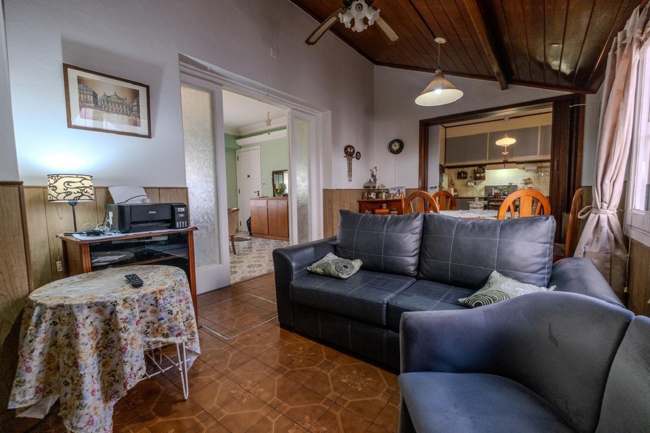Foto de Venta de HERMOSO CHALET 4 Ambientes CON GARAJE en Villa Lourdes, Mar, imagen 5