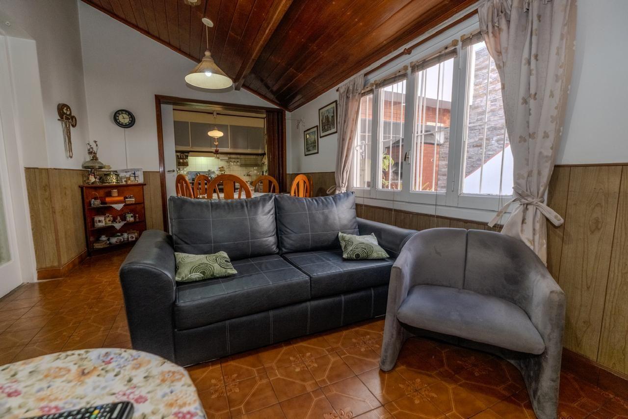Foto de Venta de HERMOSO CHALET 4 Ambientes CON GARAJE en Villa Lourdes, Mar, imagen 1