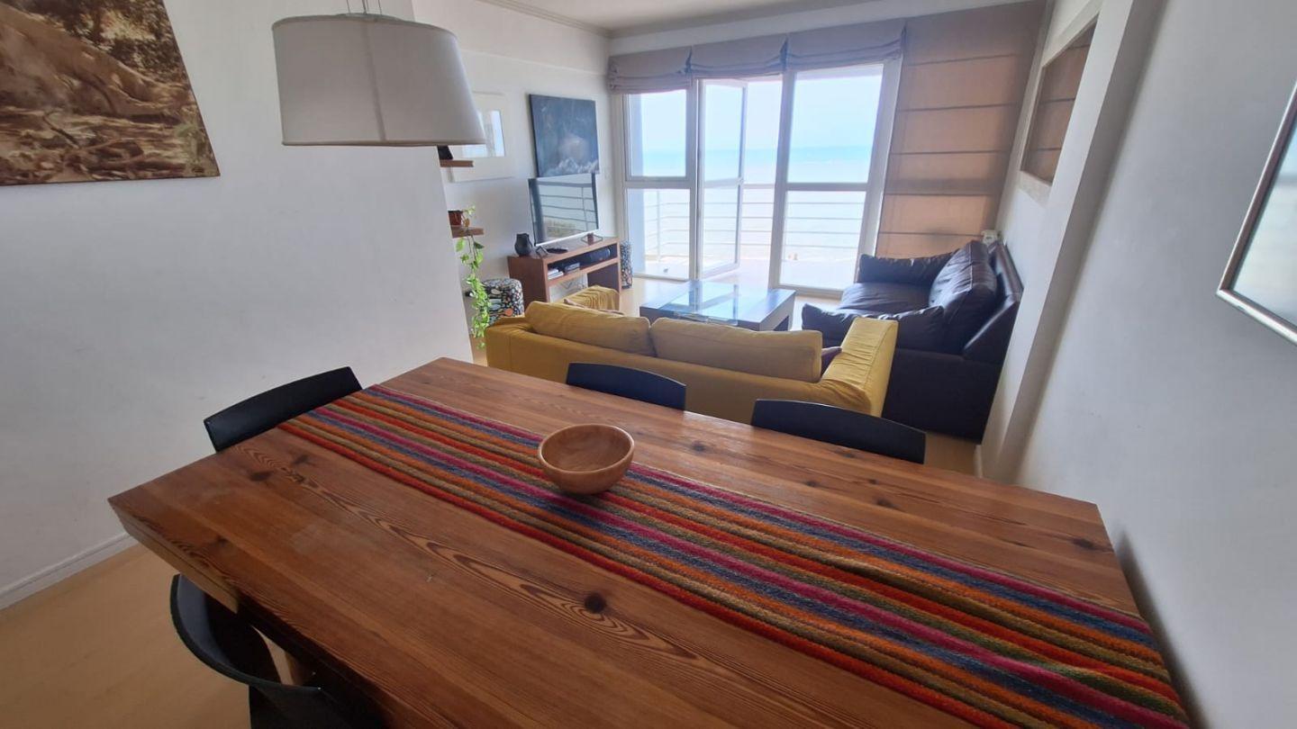 Foto de VENTA DEPARTAMENTO DE 4 AMBIENTES CON COCHERA, PRIMERA LINEA AL MAR en, imagen 2