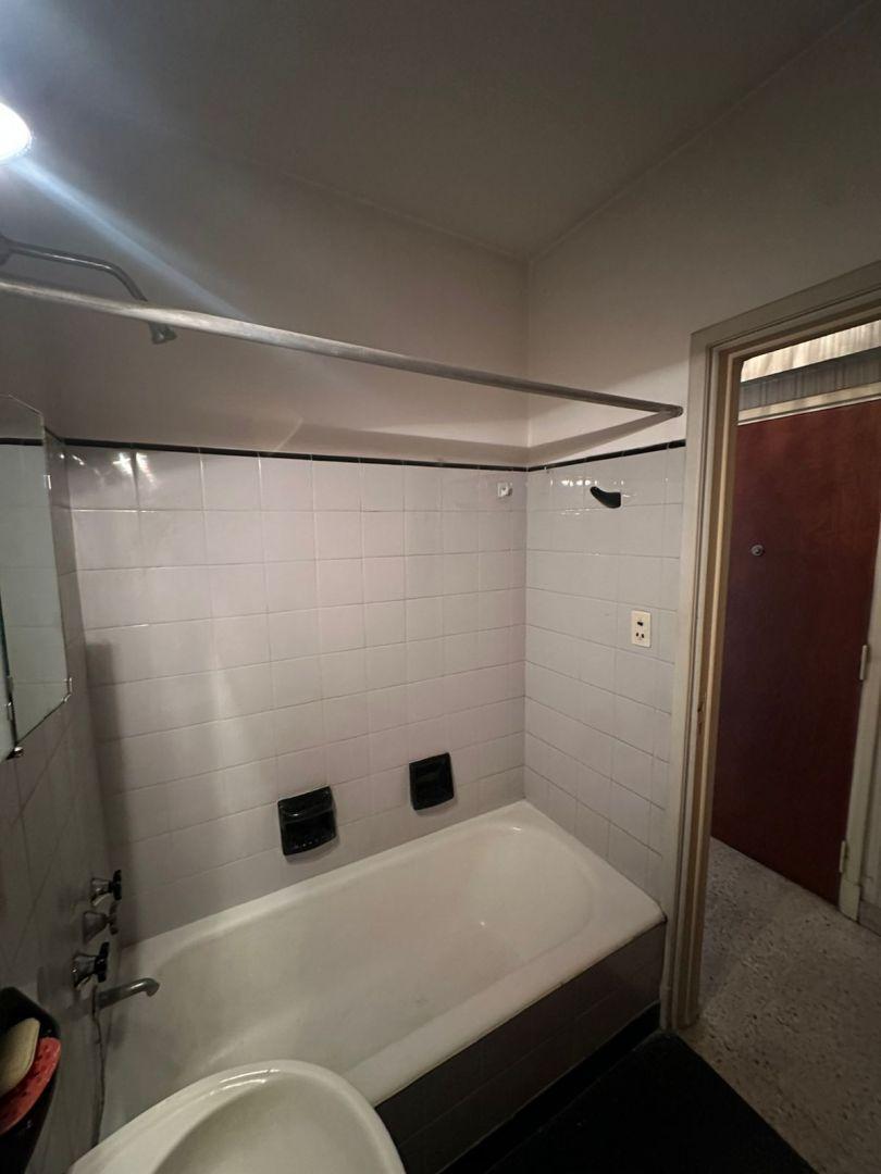 Foto de venta de departamento 1 ambiente a la calle con balcon saliente, imagen 3