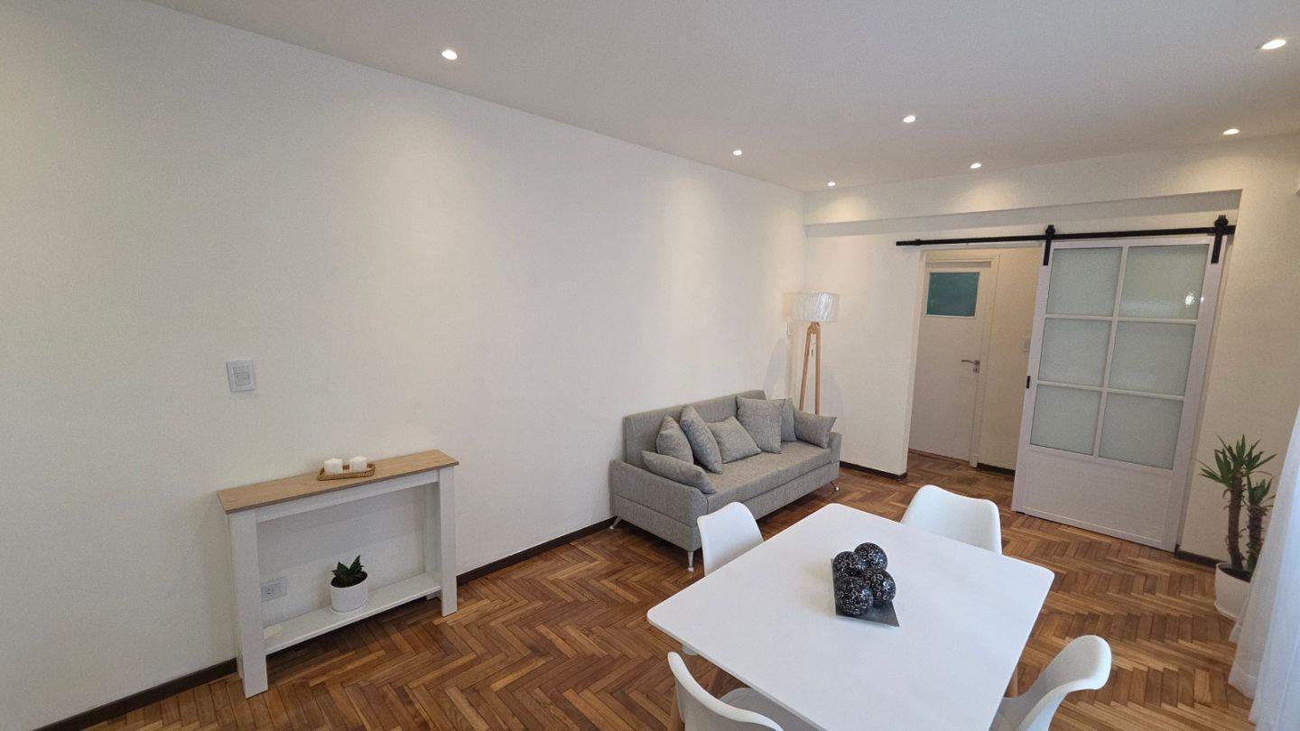 Foto de Venta de Departamento 2 Ambientes Lateral Reciclado en Plaza Colón, Mar, imagen 1