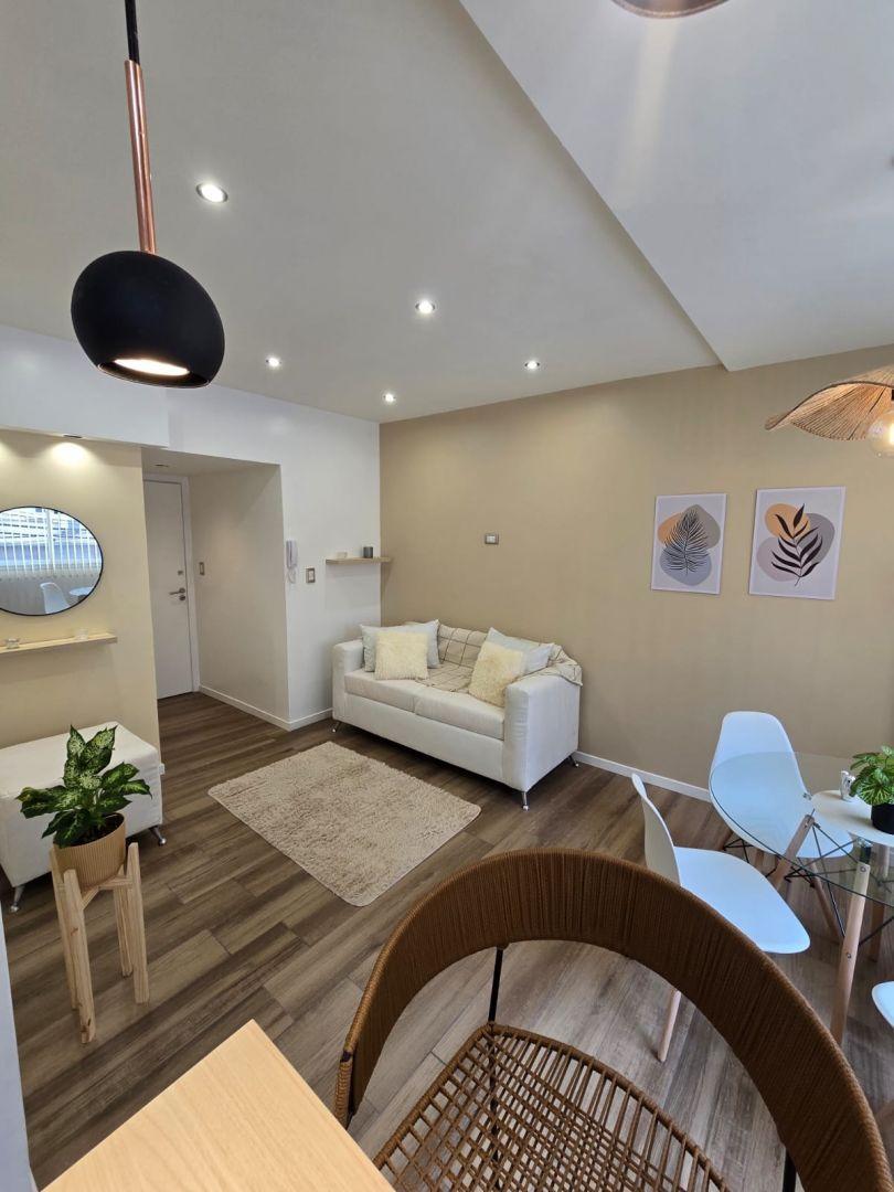 Foto de VENTA DEPARTAMENTO 2 AMBIENTES RECICLADO A NUEVO Y EXTERNO EN VENTA , imagen 1
