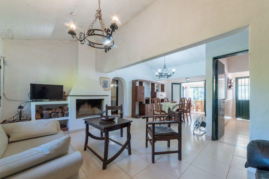 Casa 4 dormitorios. | Anton Martin al 2700