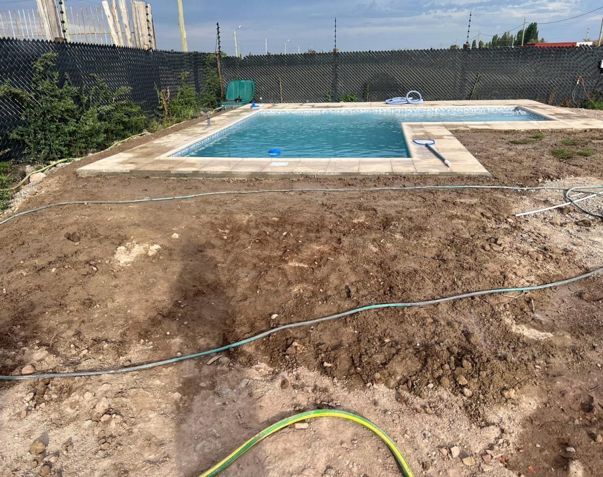Greenwood Vende Lote con Espectacular Piscina en Maipu. 2