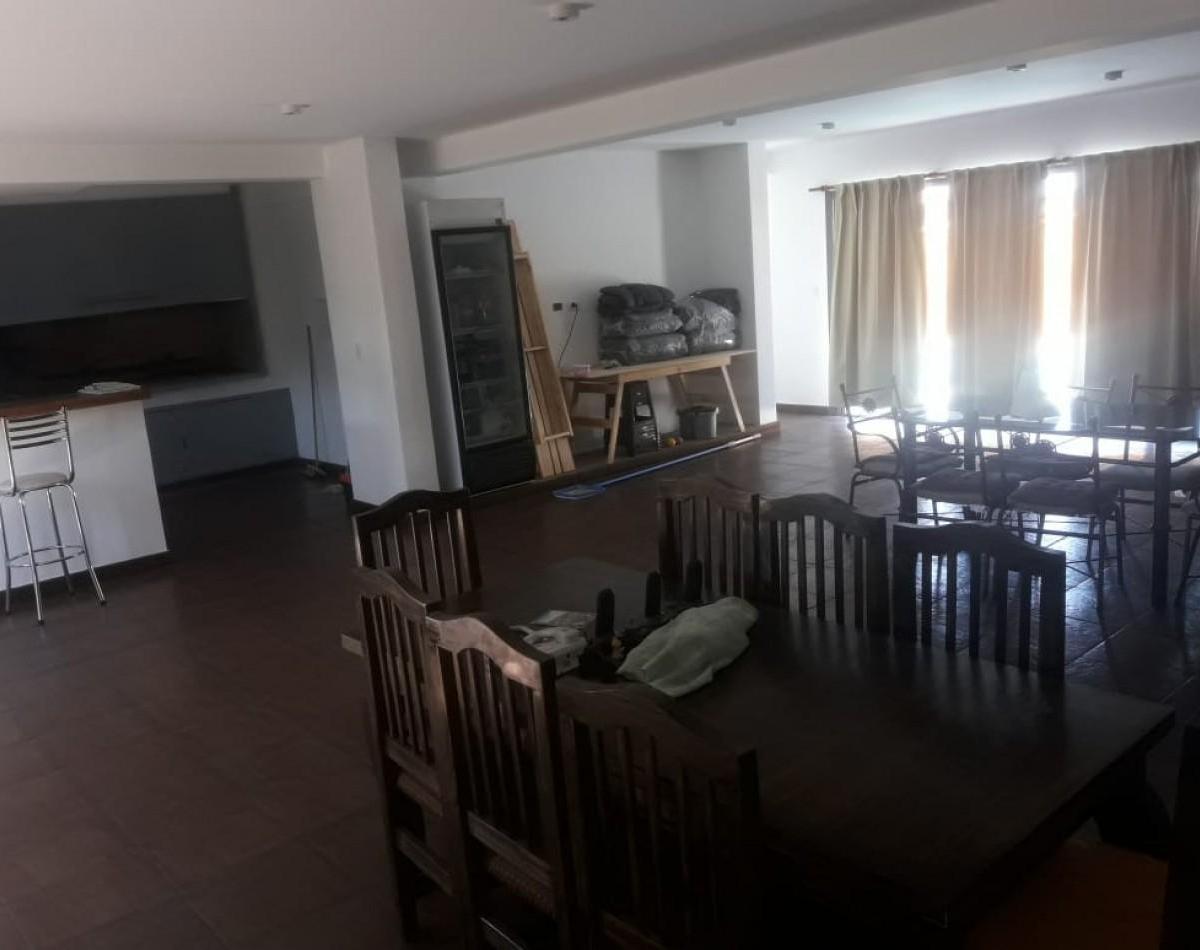 Greenwood Inmobiliaria Vende o Permuta, Hermosa Propiedad en El Barrio Privado Pinar del Sol III 5