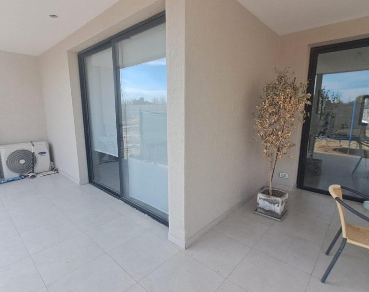 Greenwood Vende Espectacular Casa en El Barrio Privado Alba de Tanqay en Maipu. 3