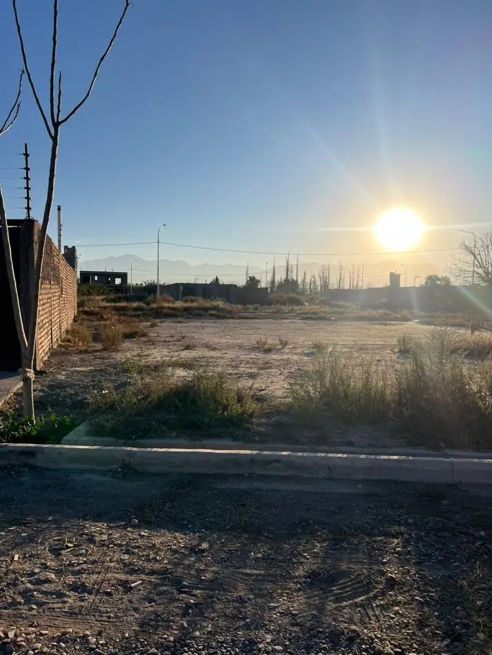 GREENWOOD INMOBILIARIA VENDE LOTE EN PERDRIEL 2