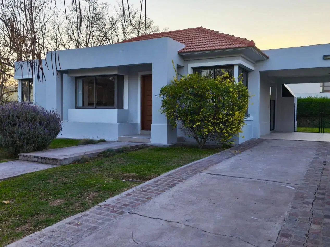 GREENWOOD ALQUILA | CASA EN BARRIO LAS CANDELAS 2 2