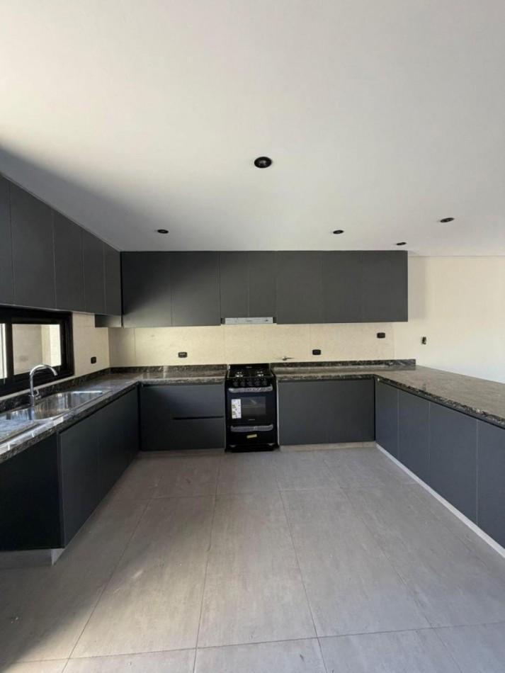 Foto de Greenwood Inversiones Inmobiliarias | Alquila Duplex de 3 Dormitorios a, imagen 1