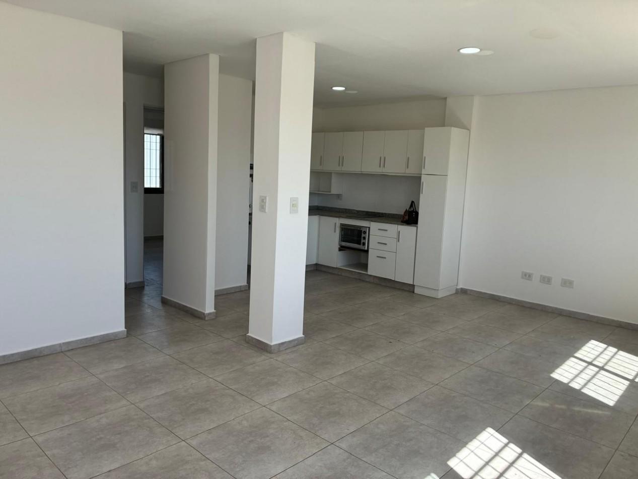 Foto de GREENWOOD INMOBILIARIA ALQUILA DEPARTAMENTO EN COMPLEJO CERRADO, imagen 1
