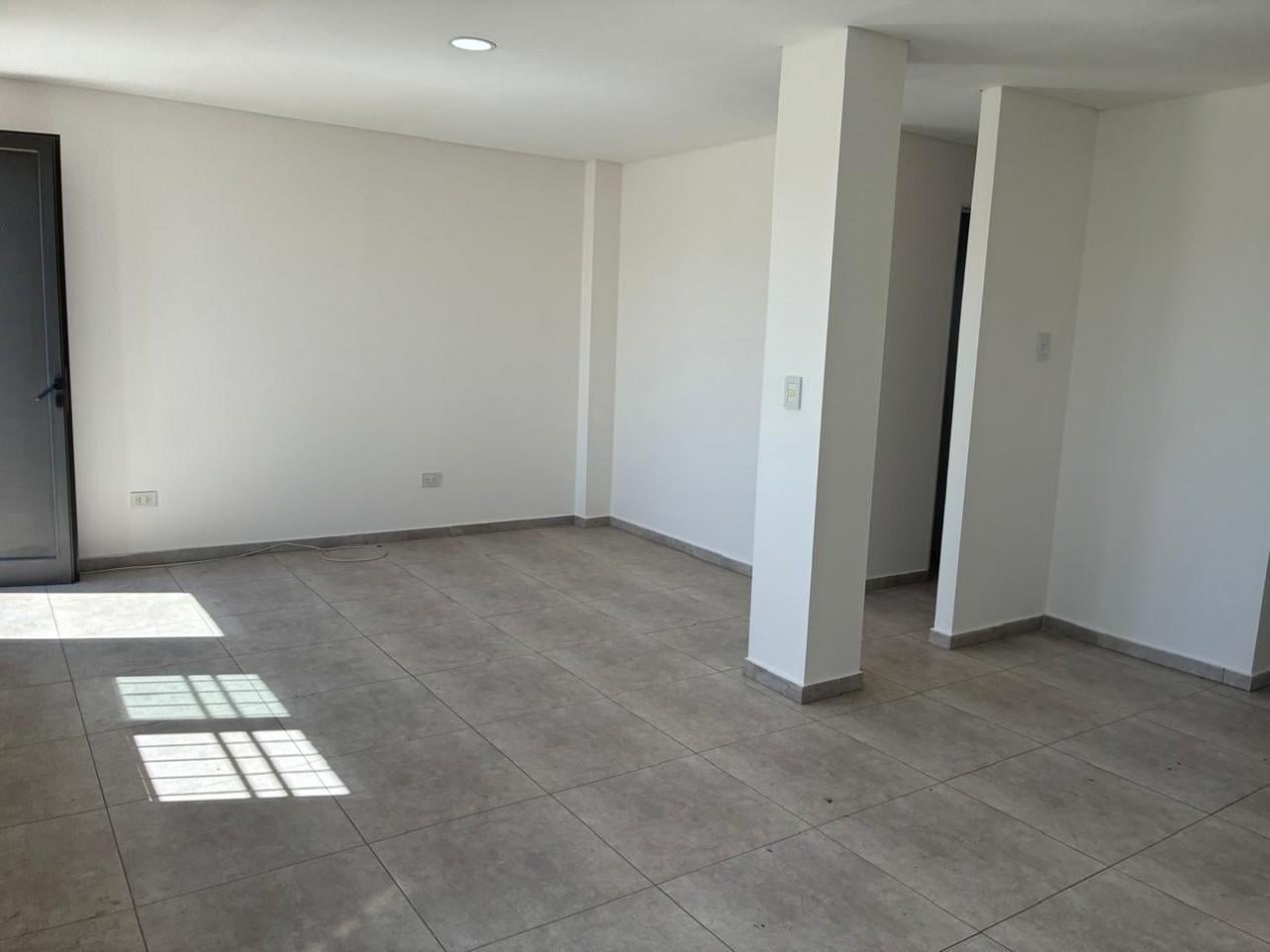 Foto de GREENWOOD INMOBILIARIA ALQUILA DEPARTAMENTO EN COMPLEJO CERRADO, imagen 3