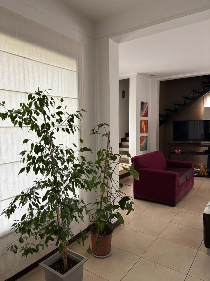 Foto de CASA EN VENTA APTO CREDITO HIPOTECARIO BARRIO PRIVADO RINCON DE ARAOZ, imagen 4