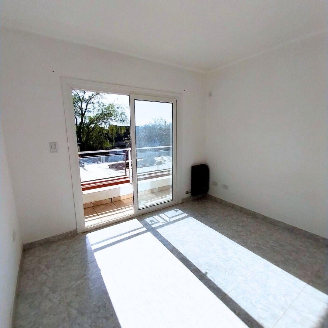 Foto de Dúplex en VENTA RETASADO - Av. Actis, imagen 2