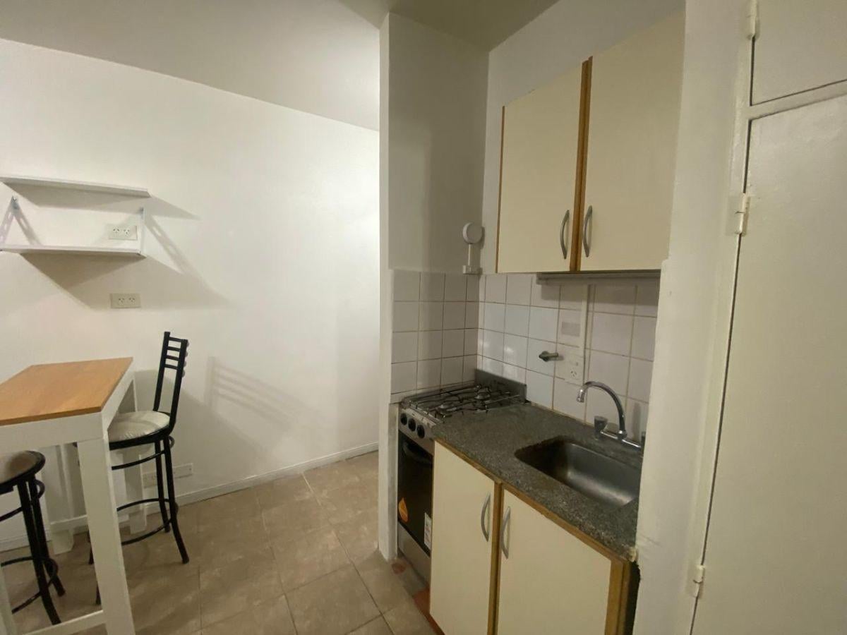 Foto de MONOAMBIENTE AMOBLADO CON COCINA INTEGRADA, EXCELENTE UBICACION, imagen 3