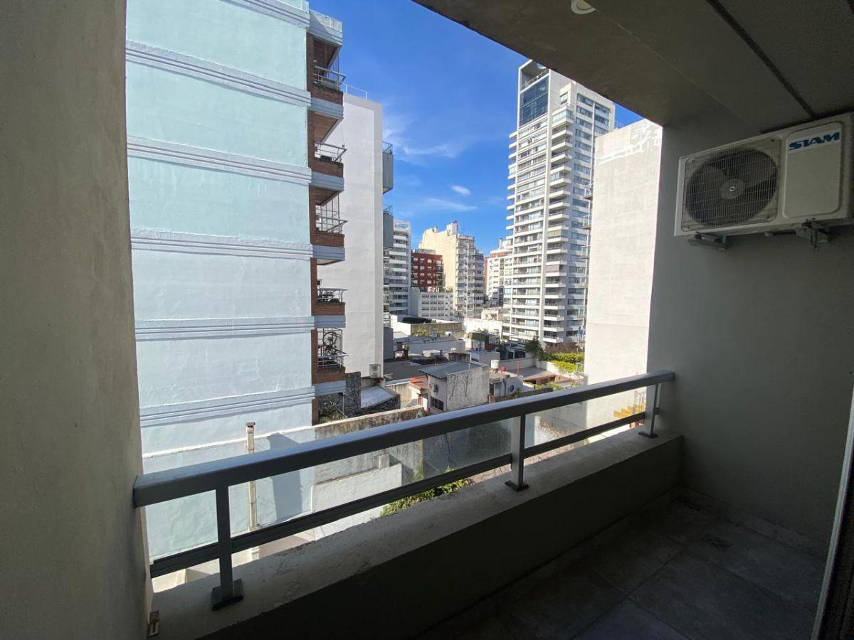 Foto de EXCELENTE DEPTO CON BALCON Y VENTANALES, TODO LUZ Y SOL, COCINA CON, imagen 3