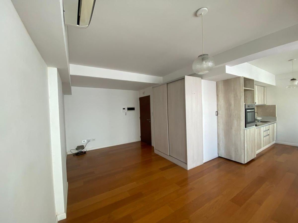 Foto de EXCELENTE DEPARTAMENTO APTO PROFESIONAL SEMIPISO CONTRAFRENTE A PULMON, imagen 4