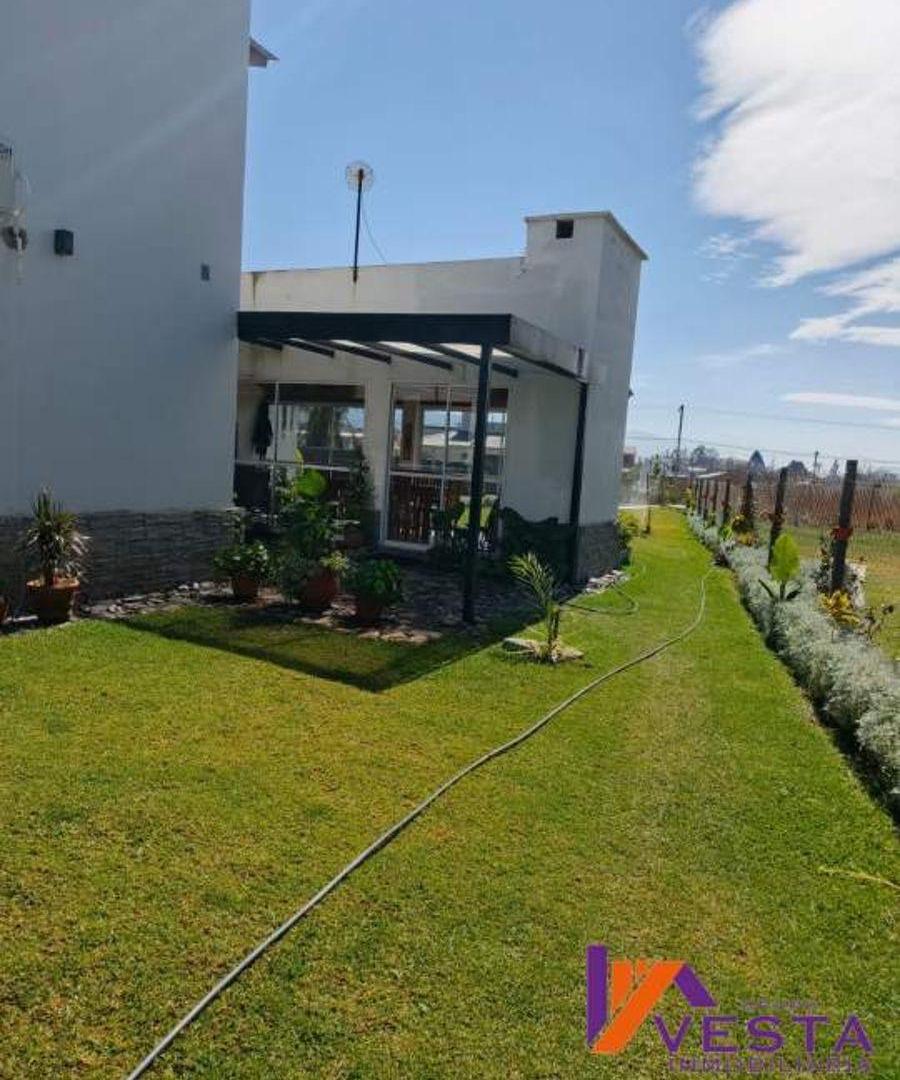 Foto de SOLARES DE ORTIZ-Casa-venta-4 dormitorios-piscina-La silleta- Rosario, imagen 4