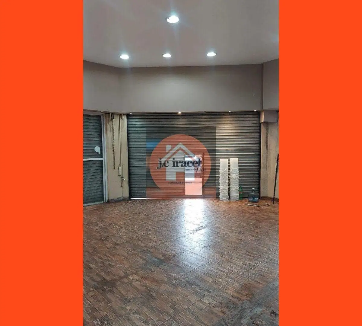 OPORTUNIDAD Local en ESQUINA sobre chavarria y santa cruz!!!1 5