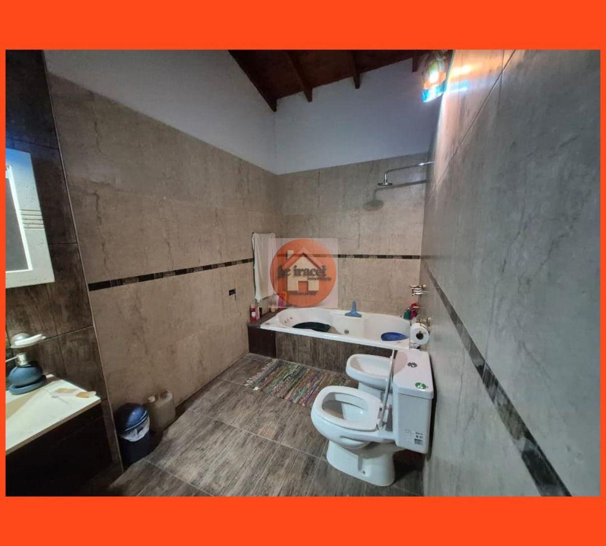 Foto de IMPRESIOANTE CASA EN CASTELAR SUR!!, imagen 3