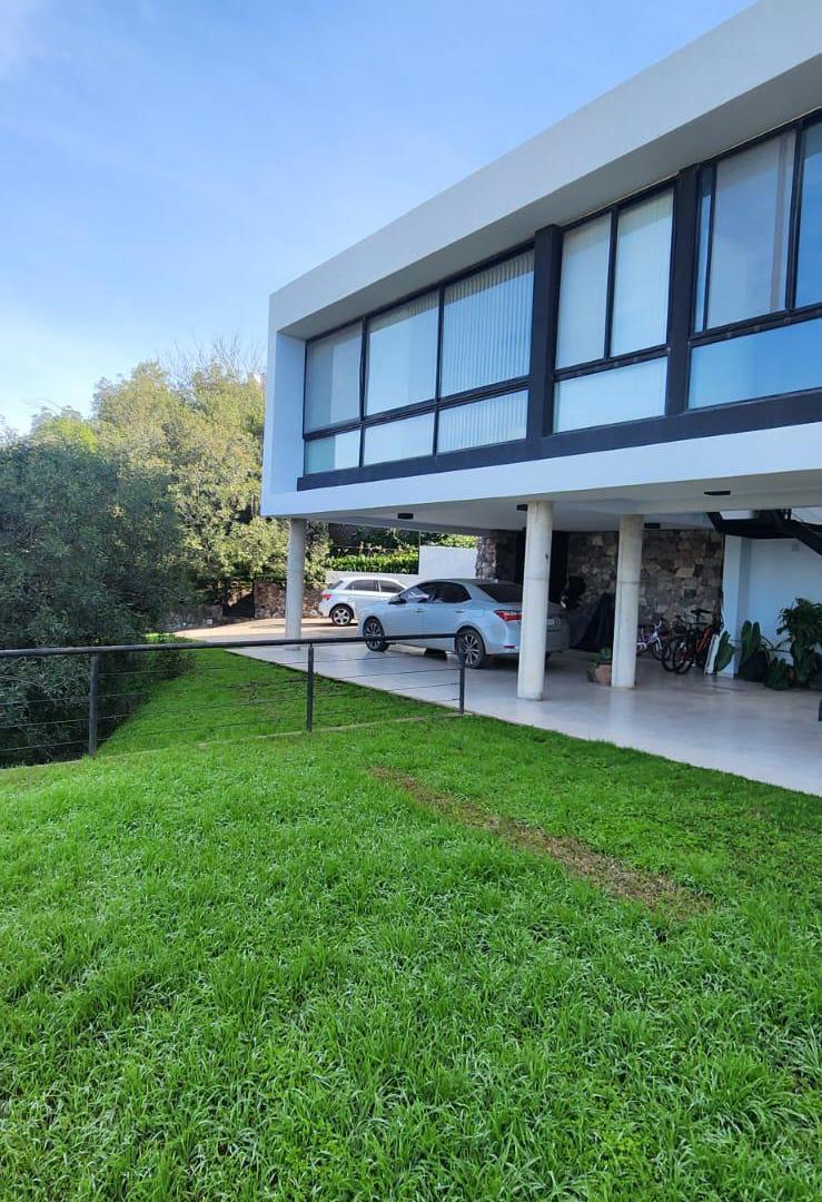 Estancia Q2 - Impecable vista - 3 dorm dep con baño.