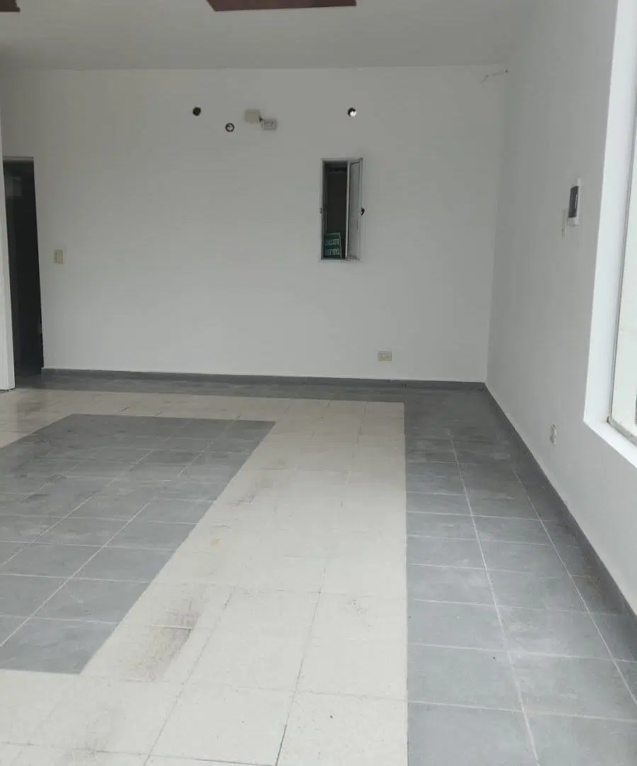 Alquilo Local El Talar 4