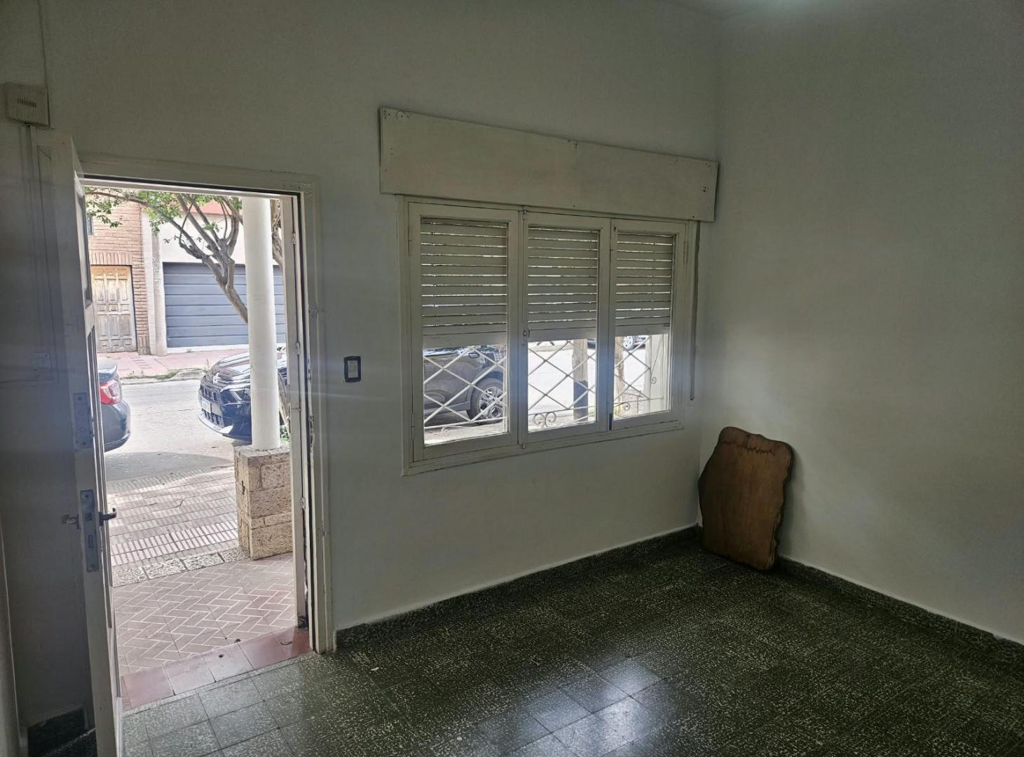 Foto de Alquilo Casa B Puyrredon a media cuadra de Av. Patria, imagen 4