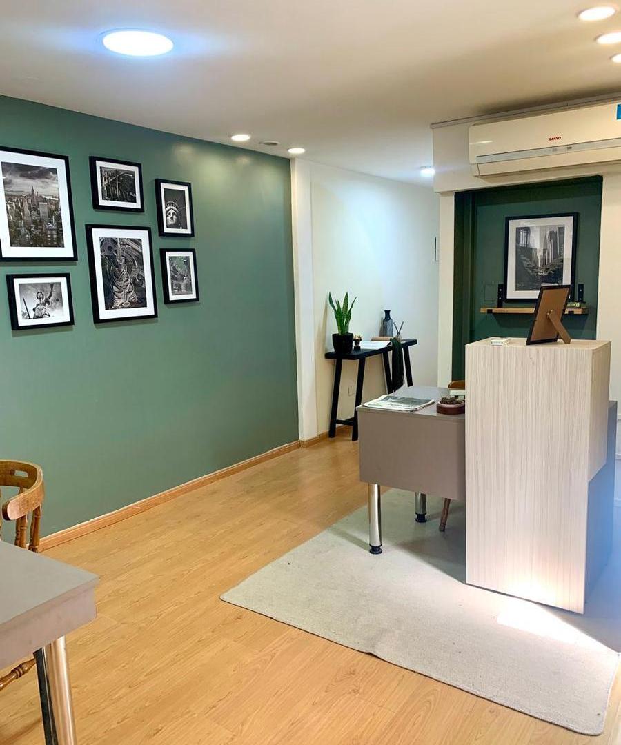 Foto de VENTA - Oficina 3 amb c/baño privado - San Nicolas, imagen 2