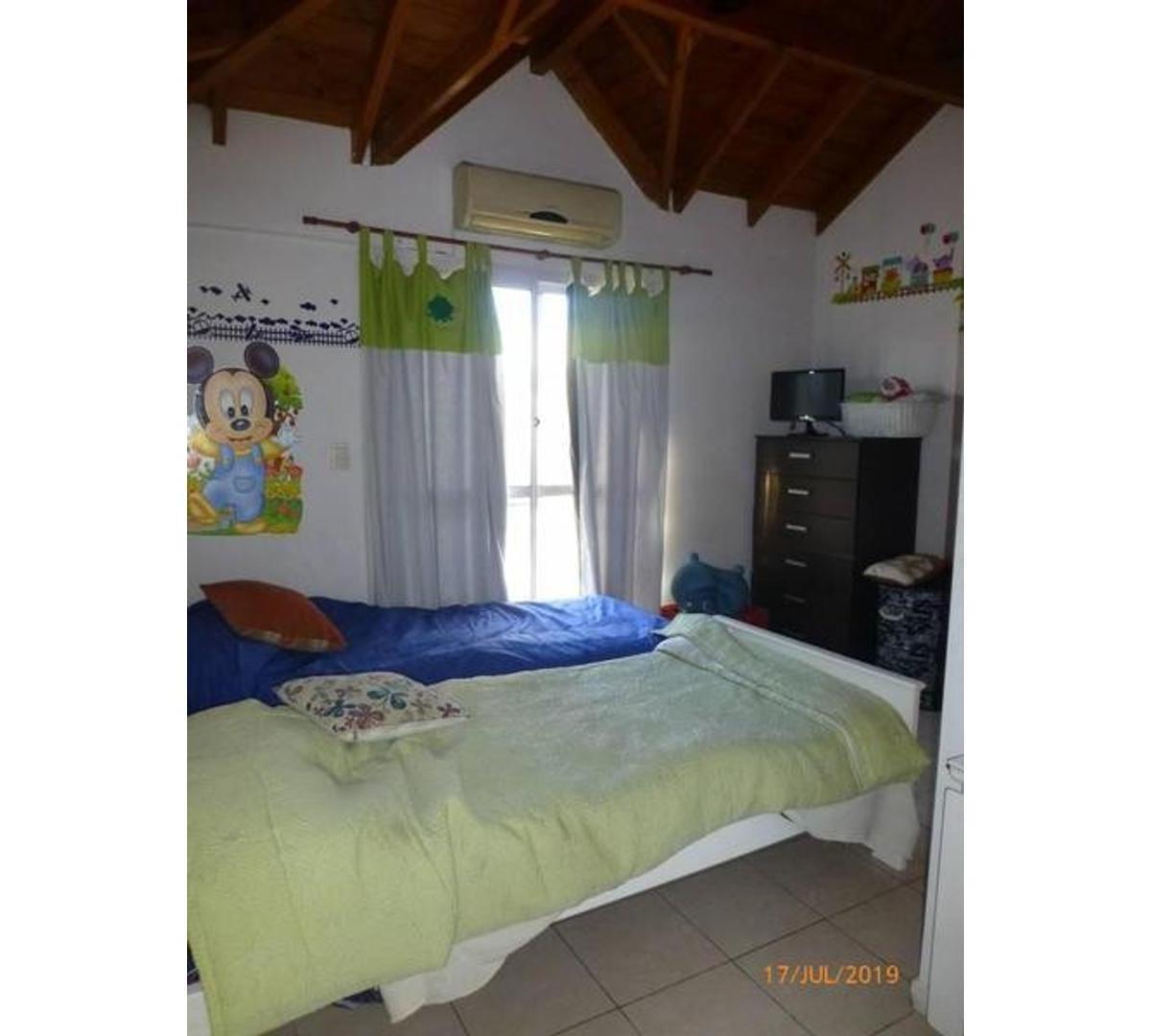 Excelente Casa en Lote Interno 4