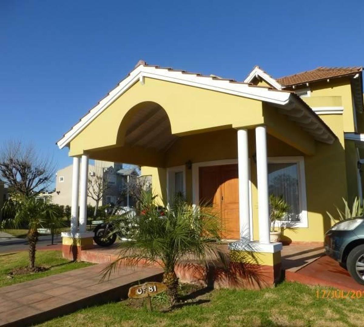Excelente Casa en Lote Interno 5