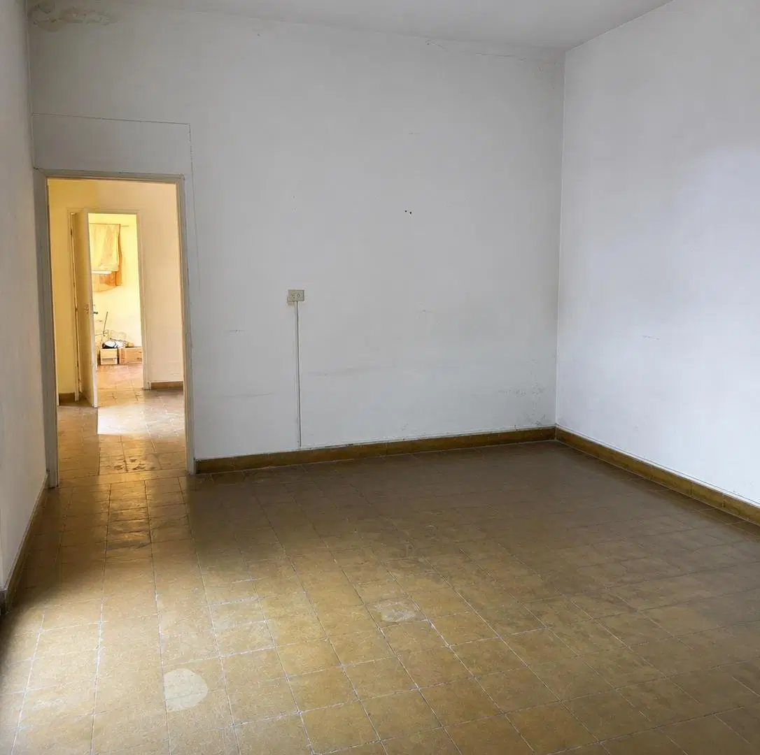 OPORTUNIDAD VENDO CASA ANTIGUA -IDEAL PARA VIVIENDA FAMILIAR O INVERSION COMERCIAL 3