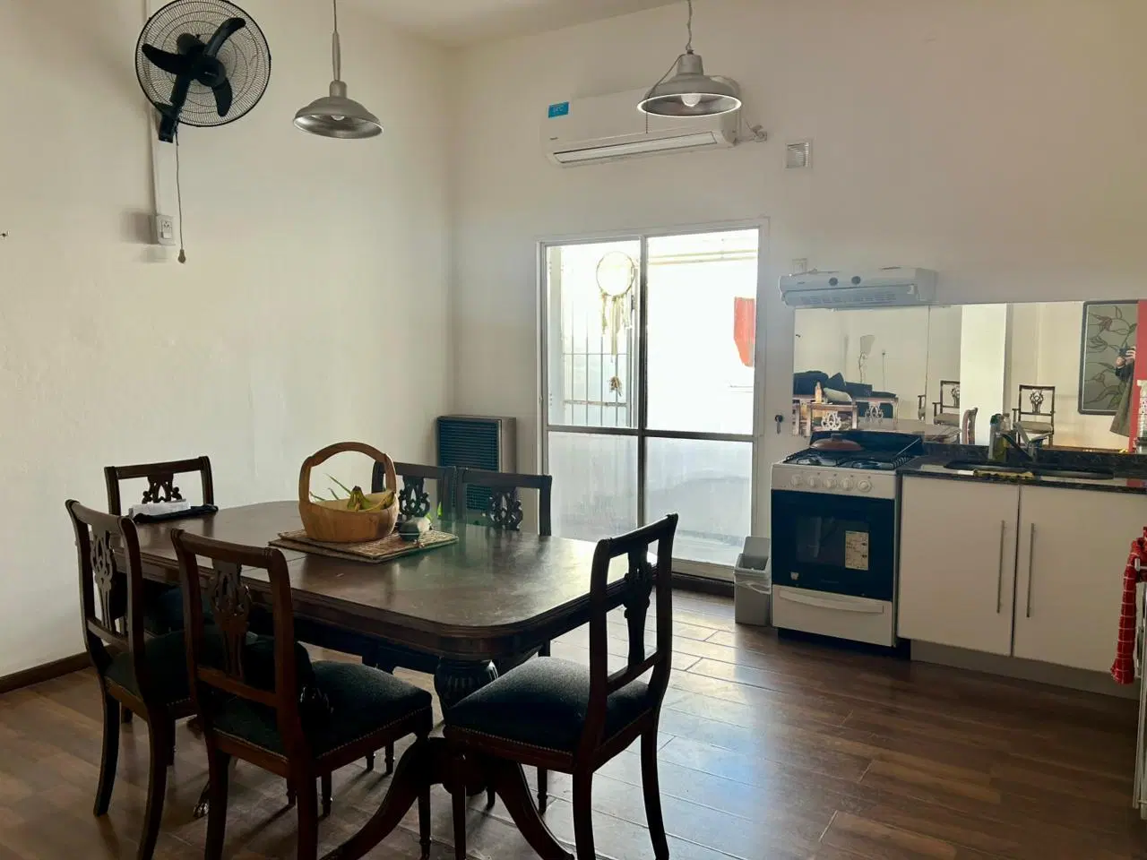 oportunidad comercial en alta cordoba - planta alta con tres dormitorios tres baños 2