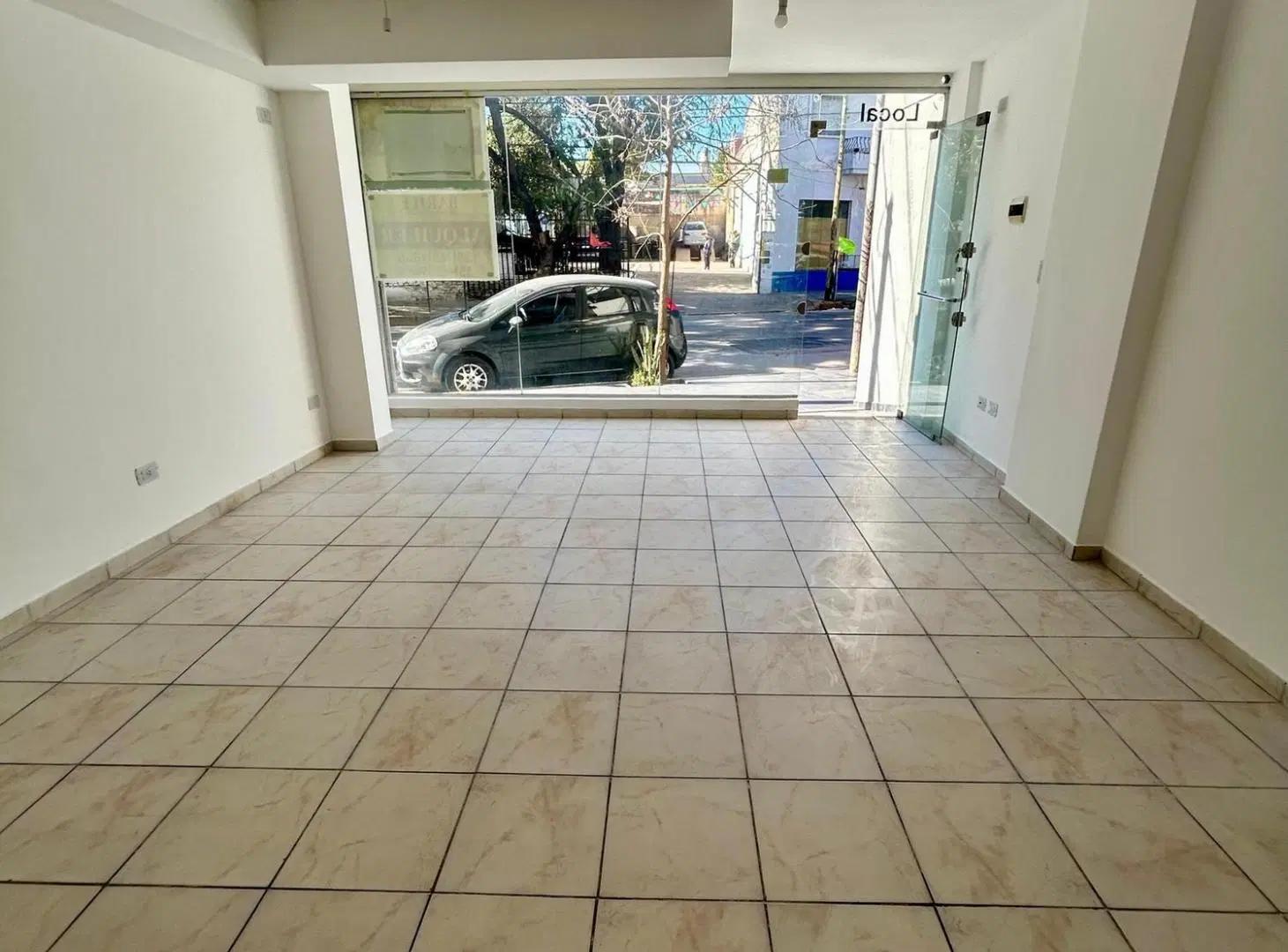 LOCAL COMERCIAL EN ALQUILER - ALTA CORDOBA 3