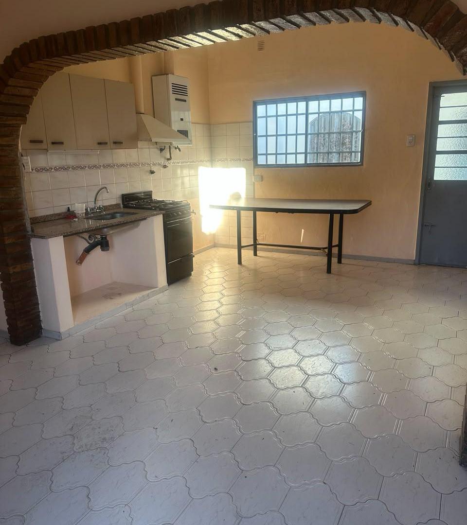 Foto de OPORTUNIDAD CASA EN VENTA BARRIO SAN MARTIN - DOS DORMITORIOS, imagen 1