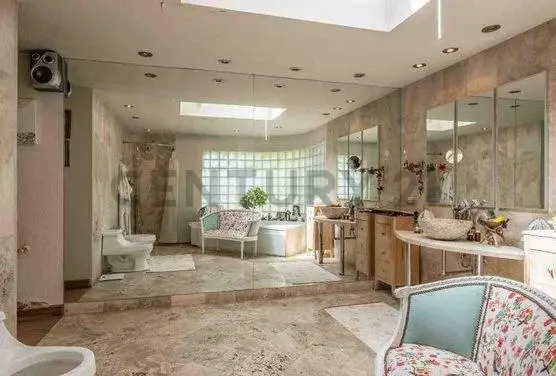 Venta Casa en San Isidro 4