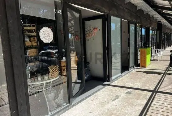 VENTA LOCALES en Centro Comercial Docks del Puerto 2