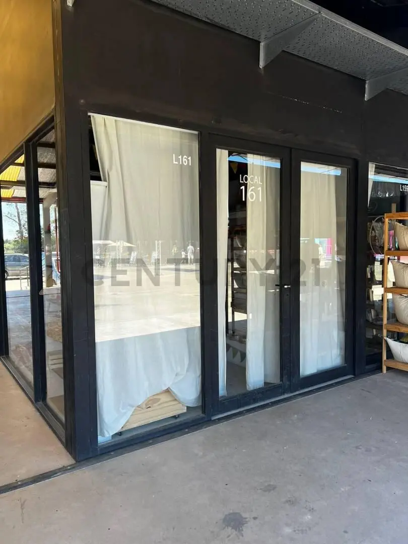 Venta en BLOQUE 3 Locales en DOCKS del pto Tigre 5