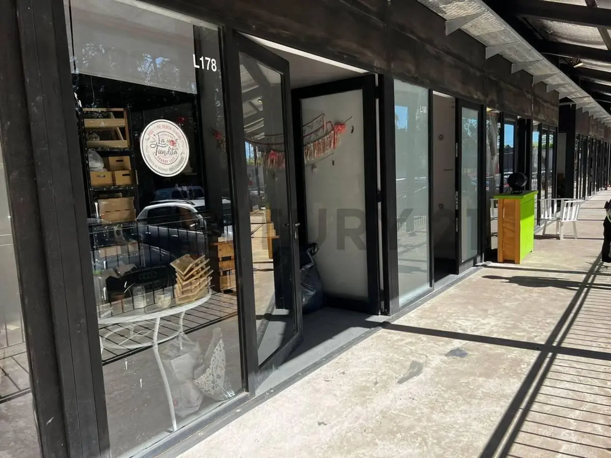 Venta en BLOQUE 3 Locales en DOCKS del pto Tigre 2