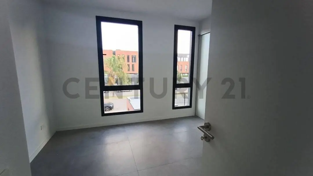UP PILAR DUPLEX 3 AMB C/COCHERA A ESTRENAR-LAGOON 8