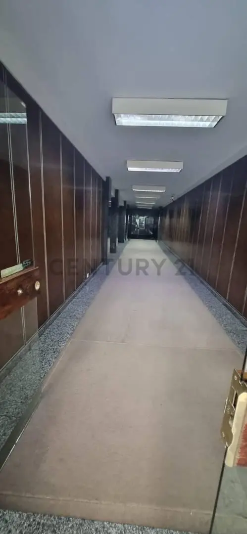 BARRIO NORTE - VENTA OFICINA 8