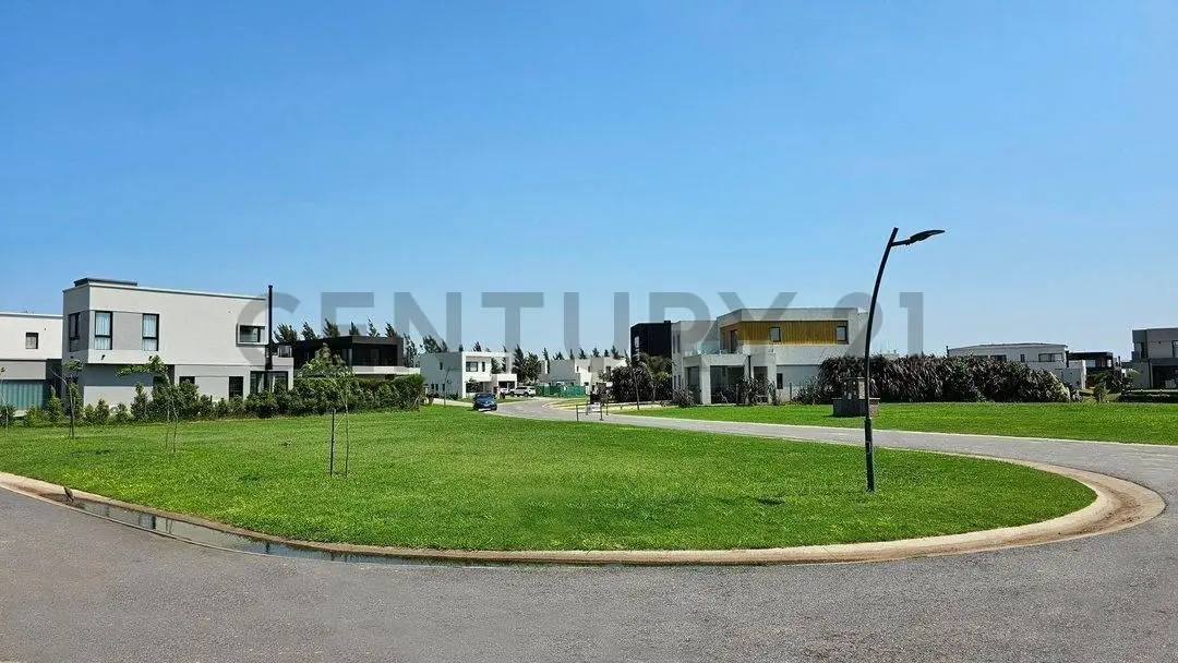 Terreno en venta con amarra Nautico el Canal 5