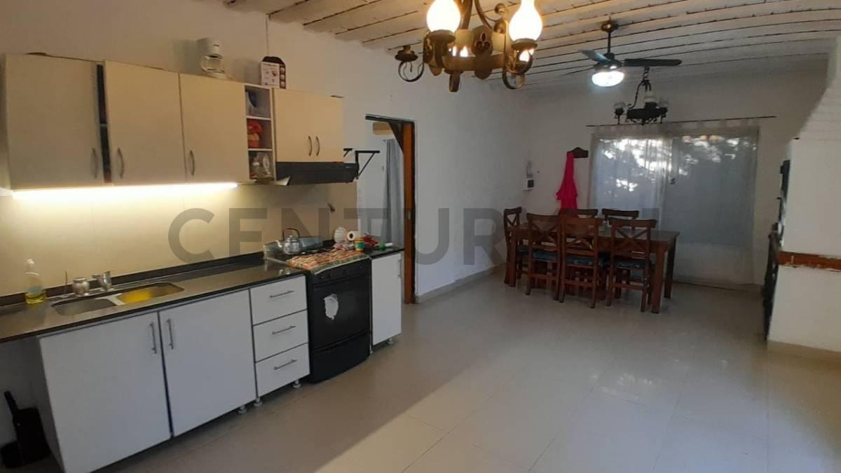 Foto de ALQUILER CASA 5 AMBIENTES CON PILETA Y PARQUE EN COUNTRY LA CASCADA, imagen 4