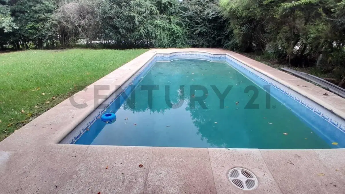VENTA CASA 4 AMBIENTES + DEPENDENCIA DE SERVICIO EN BARRIO LA MASIA - PILAR. 2